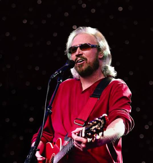 Barry Gibb Bids the World Farewell: The Bee Gees Legend Confirms Final Album and 2026 Tour — Dates and Cities Revealed… ⬇️⬇️